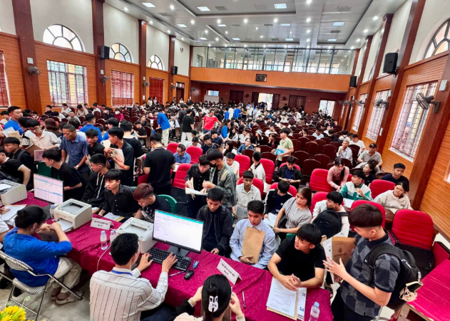Chào mừng Tân sinh viên đại học K21 nhập học